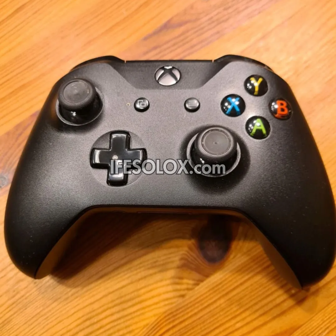 Microsoft XBOX ONE X 1TB Game Console Complete Set with 2 Wireless Controller with 10 Games - Foreign Used
