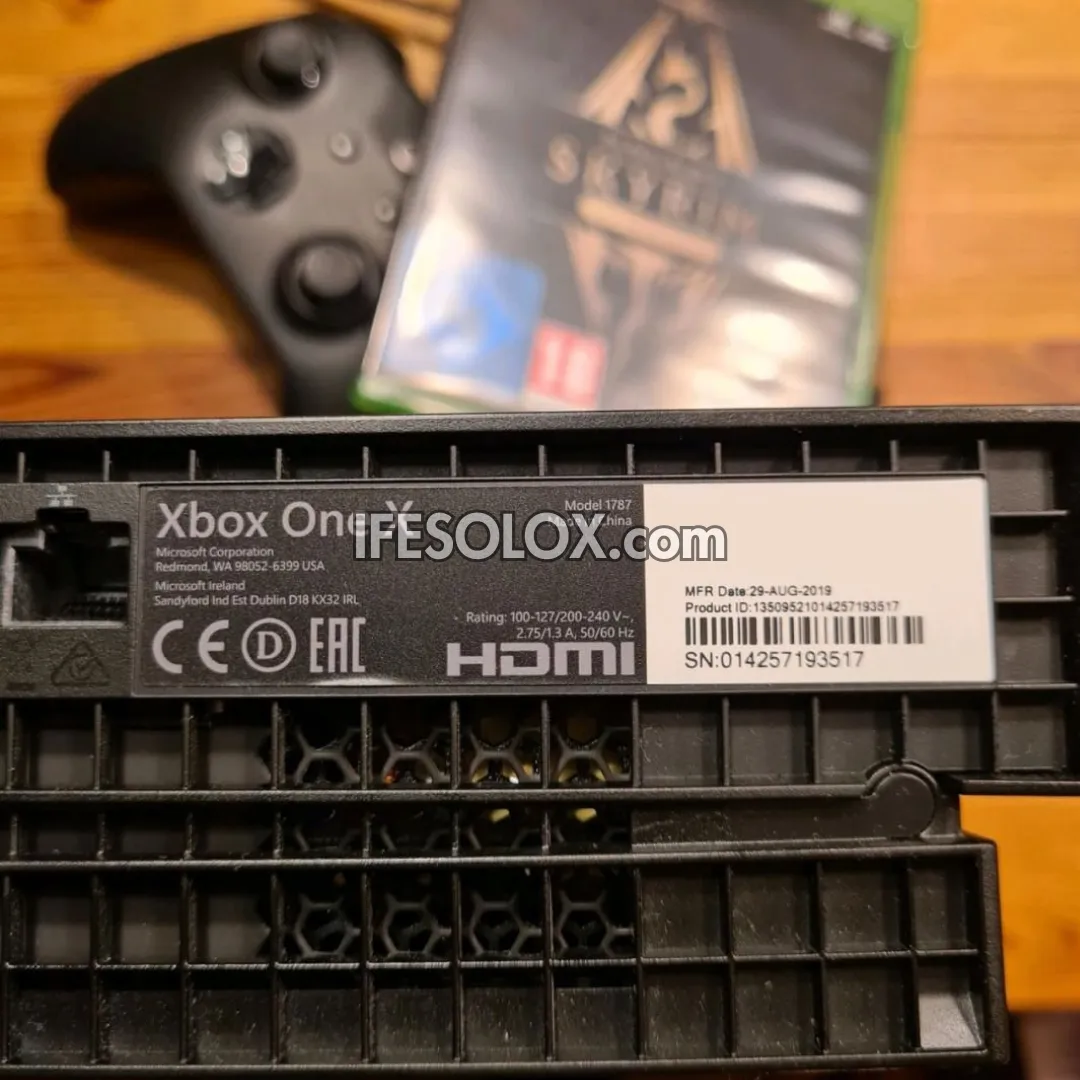 Microsoft XBOX ONE X 1TB Game Console Complete Set with 2 Wireless Controller with 10 Games - Foreign Used