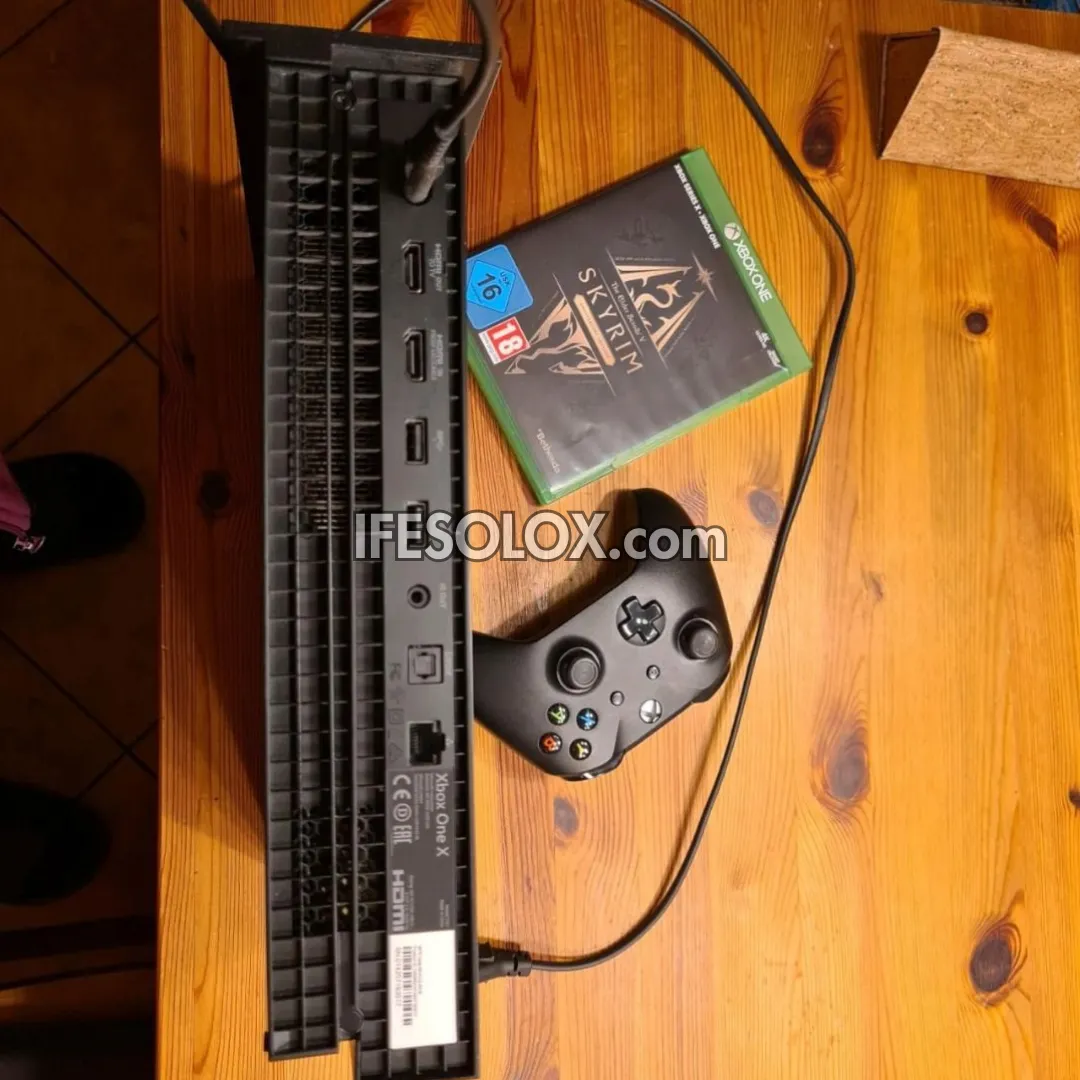 Microsoft XBOX ONE X 1TB Game Console Complete Set with 2 Wireless Controller with 10 Games - Foreign Used