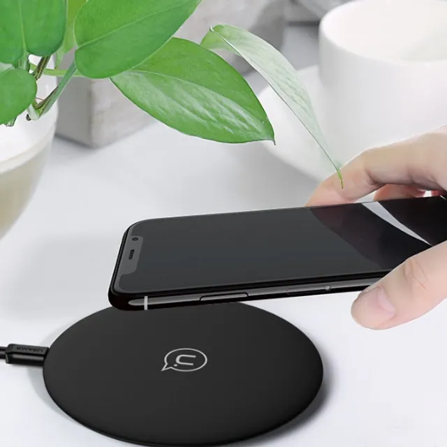 Wireless Qi Fast Charger For Iphone